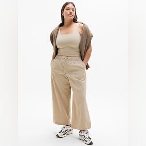 Athleta Midday Mid Rise Crop Poplin Pant in Ecru Size XL